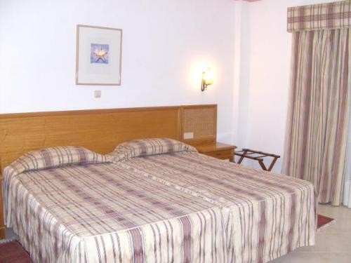 Large Twin Room with Sea View