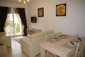 Two-Bedroom Apartment (6 Adults)
