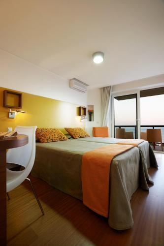 Double or Twin Room with Sea View