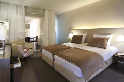 Suite with 1 Bedroom (2 Adults + 1 Child)