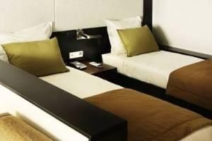 Studio (2 Adults + 1 Child)