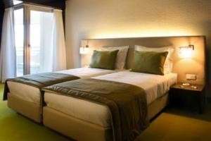 One-Bedroom Suite (2 Adults + 1 Child)