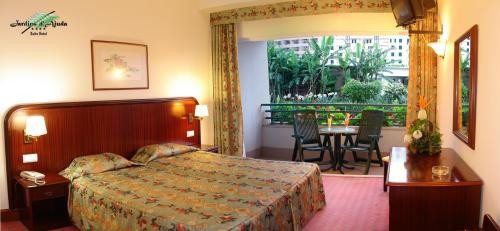 Standard Twin Room with Balcony
