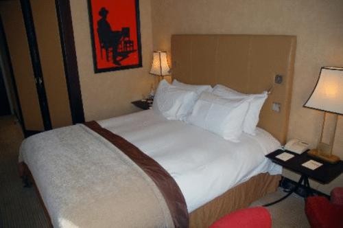 Classic Room with 1 King Bed