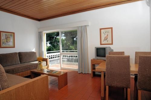 One-Bedroom Apartment with Garden View