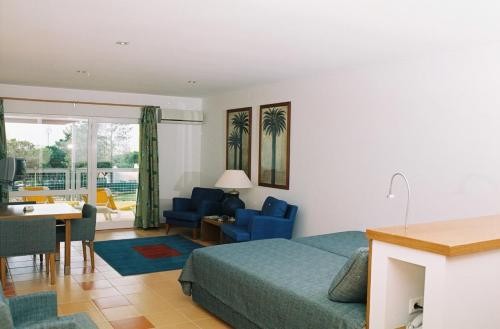 Studio Apartment with Pool View