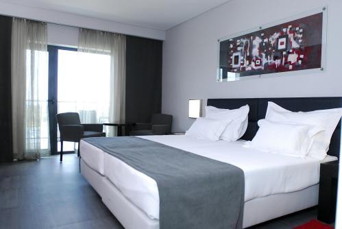 Twin Room with Partial Sea View